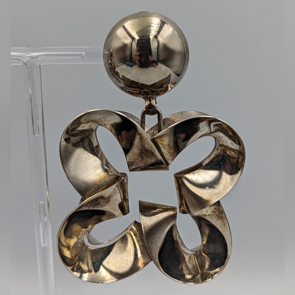 Vintage Stunning Sculptural Bow Design Statement Silver tone Clip on Earrings - Picture 5 of 10